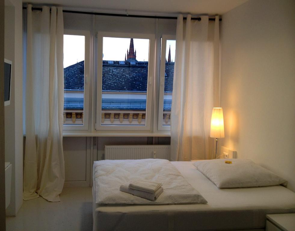 Business Hostel Wiesbaden One Buitenkant foto